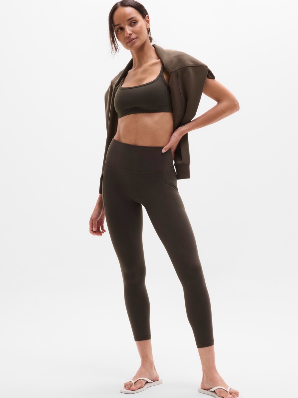 Athleta Salutation Stash Pocket 7/8 Tight. Truffle . Large New with
tag